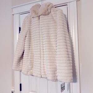 GALLERY FAUX FUR JACKET CREAM NWT